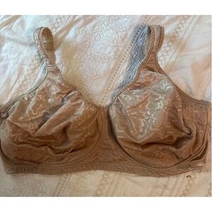 Playtex 18hr Full Figure Beige Ultimate Lift & Support Wireless Bra,‎ Size 42DDD